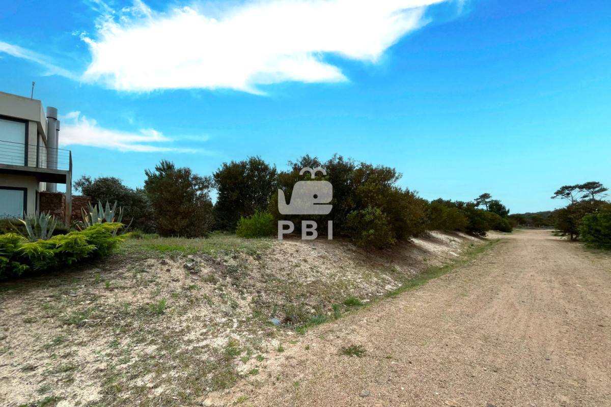 VGVycmVubyBlbiB2ZW50YSBlbiBQdWVibG8gZGVsIE1hciwgSmF1cmVndWliZXJyeSwgQ2FuZWxvbmVzIC0gUmVmIDogUEJJMTU0ODE=