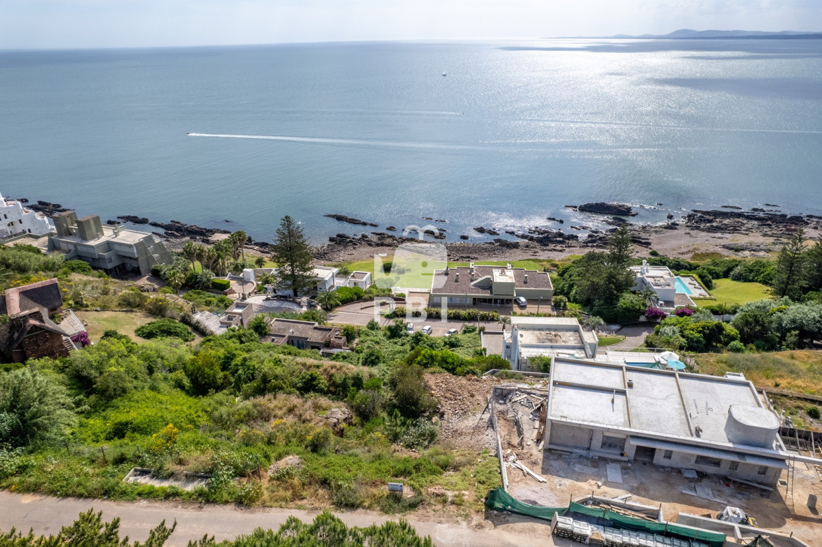 Lomo de la Ballena - GoPunta - Portal Inmobiliario de Punta del Este - Maldonado