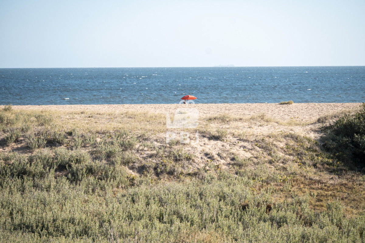 VGVycmVubyBlbiB2ZW50YSBlbiBiYXJyaW8gcHJpdmFkbyBBc3RyYSwgUHVudGEgQmFsbGVuYSAtIFJlZiA6IFBCSTE1NTU2