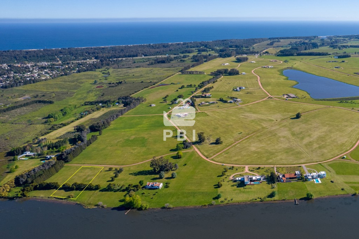 Laguna de los Cisnes - GoPunta - Portal Inmobiliario de Punta del Este - Maldonado