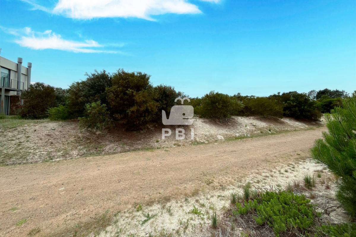 VGVycmVubyBlbiB2ZW50YSBlbiBQdWVibG8gZGVsIE1hciwgSmF1cmVndWliZXJyeSwgQ2FuZWxvbmVzIC0gUmVmIDogUEJJMTU0ODE=