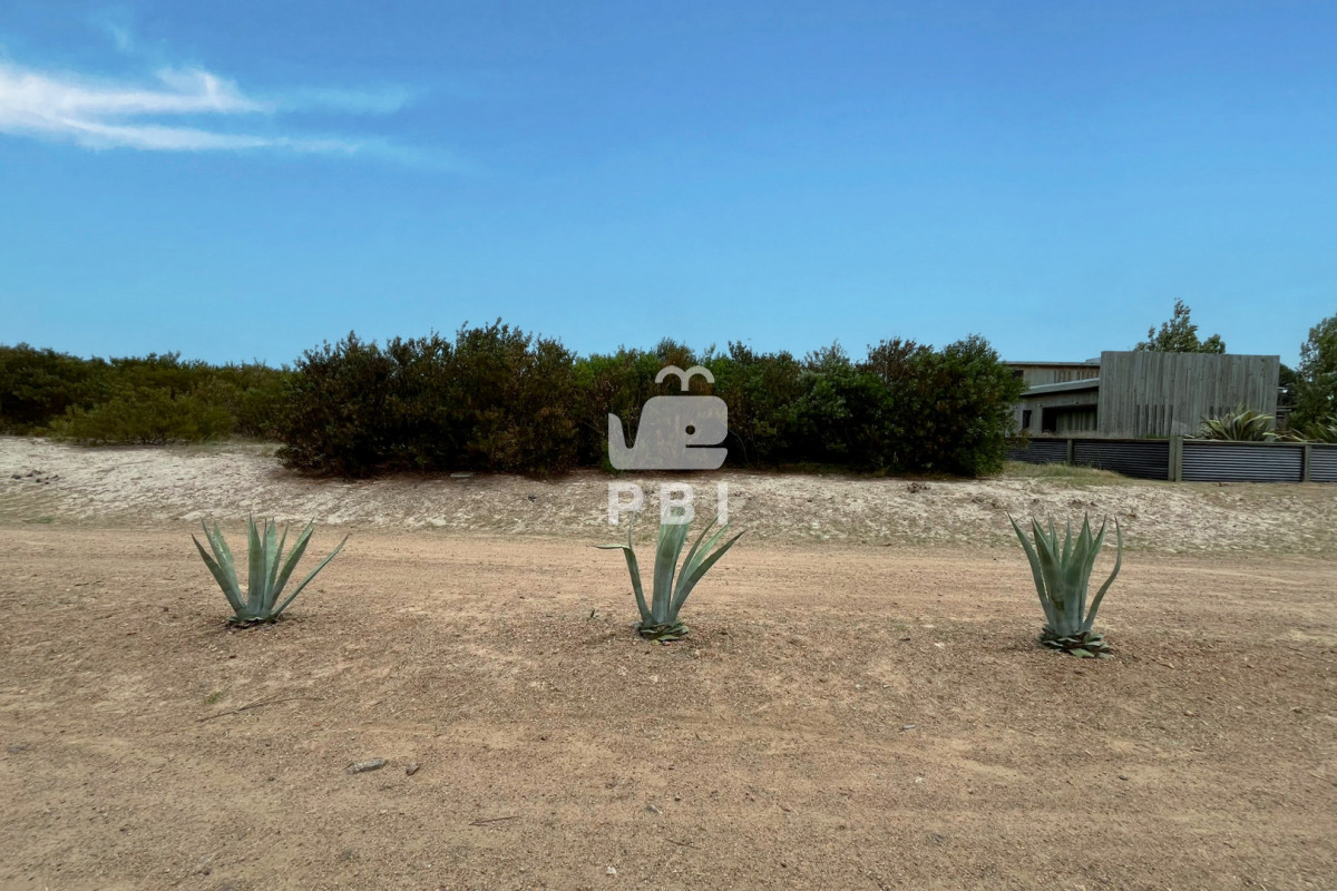 VGVycmVubyBlbiB2ZW50YSBlbiBQdWVibG8gZGVsIE1hciwgSmF1cmVndWliZXJyeSwgQ2FuZWxvbmVzIC0gUmVmIDogUEJJMTU0ODM=