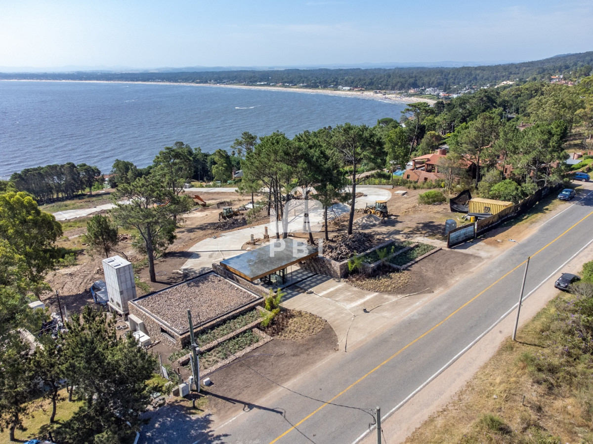 TG90ZSBlbiBMb21vIGRlIGxhIEJhbGxlbmEsIFB1bnRhIEJhbGxlbmEgLSBSZWYgOiBQQkkyOTM1