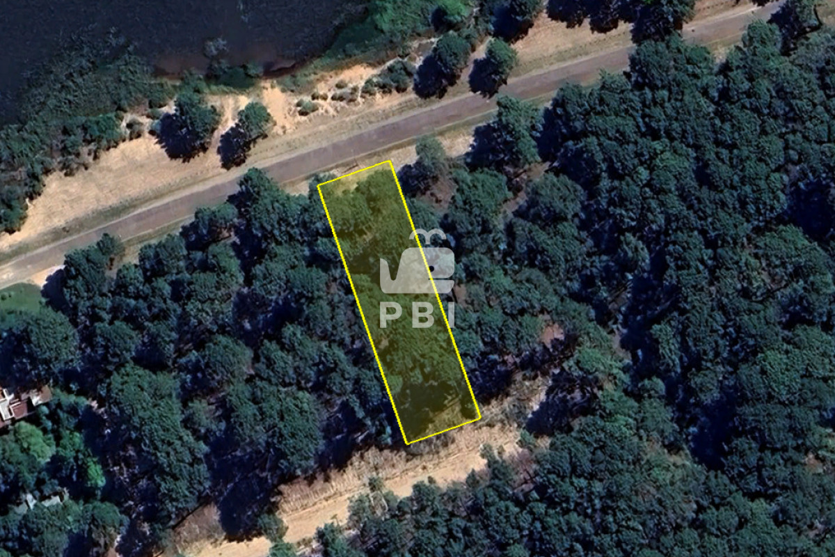 VGVycmVubyBmcmVudGUgYSBsYSBsYWd1bmEgZW4gQ2x1YiBkZWwgTGFnbywgUHVudGEgQmFsbGVuYSAtIFJlZiA6IFBCSTI5Njc=