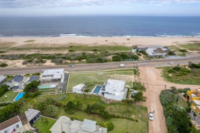 Venta de Espectacular lote en primera linea Montoya  - Ref : PBI12523