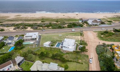 Venta de Espectacular lote en primera linea Montoya  - Ref : PBI12523