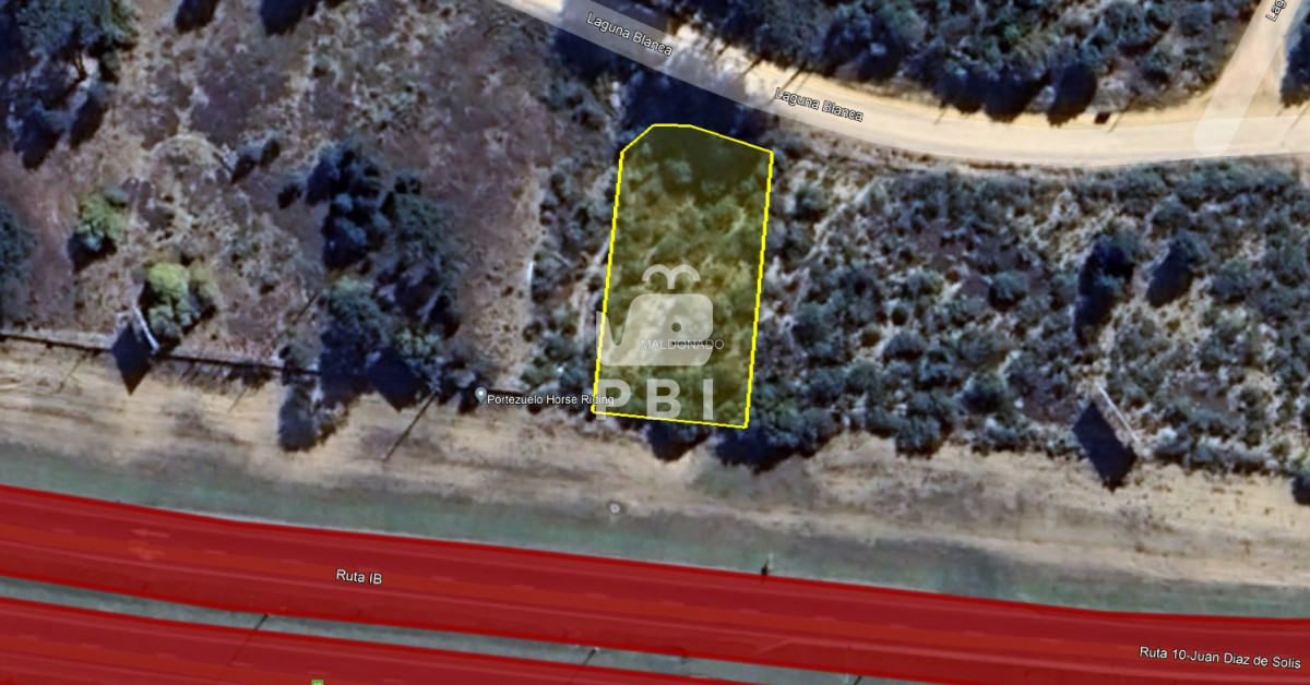 VGVycmVubyBlbiBDbHViIGRlbCBMYWdvLCBQdW50YSBCYWxsZW5hIC0gUmVmIDogUEJJMTMwNTY=