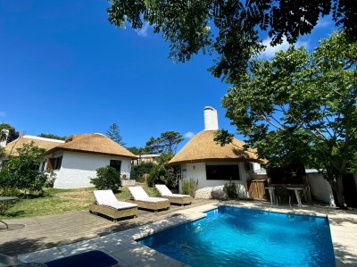 Punta del este Pinares casa de 3 dormitorios piscina barbacoa  - Ref : EQP5278