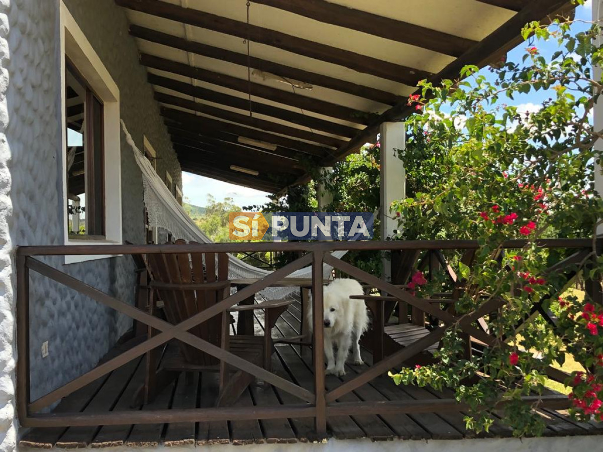 Chacra ID.9836 - MALDONADO EXCELENTE CHACRA DE 10 HAS CON CASA PRINCIPAL, DE SERVICIO Y DE HUESPEDES, PISCINA CLIMATIZADA