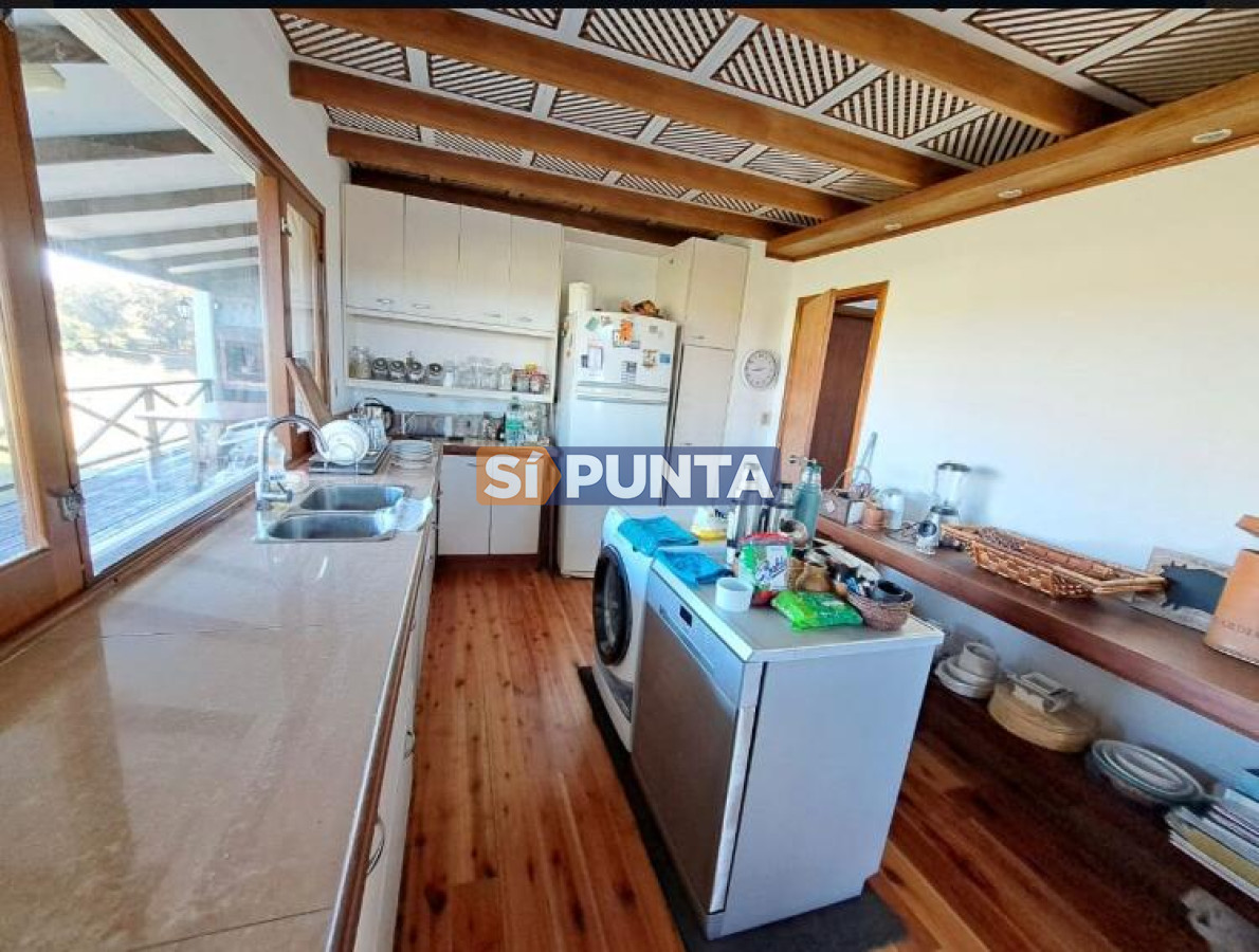 Chacra ID.9836 - MALDONADO EXCELENTE CHACRA DE 10 HAS CON CASA PRINCIPAL, DE SERVICIO Y DE HUESPEDES, PISCINA CLIMATIZADA