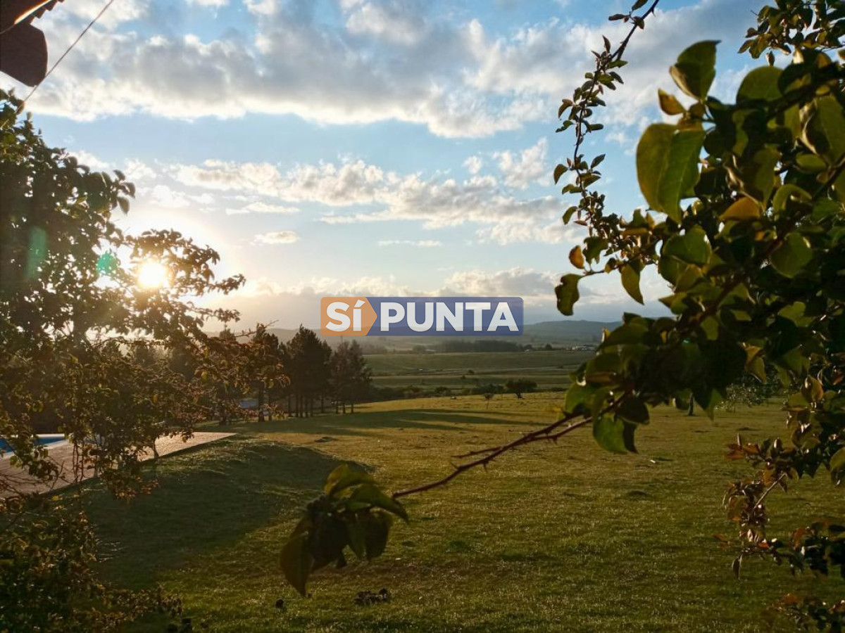 Chacra ID.9836 - MALDONADO EXCELENTE CHACRA DE 10 HAS CON CASA PRINCIPAL, DE SERVICIO Y DE HUESPEDES, PISCINA CLIMATIZADA