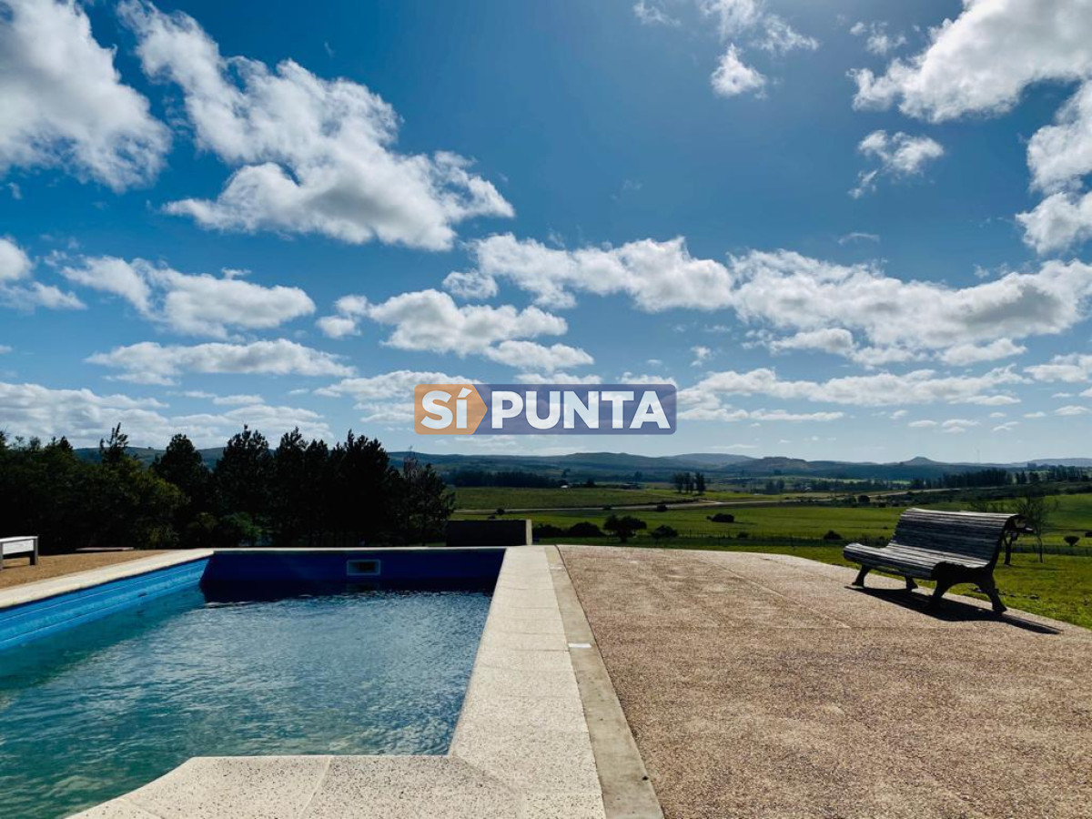 Chacra ID.9836 - MALDONADO EXCELENTE CHACRA DE 10 HAS CON CASA PRINCIPAL, DE SERVICIO Y DE HUESPEDES, PISCINA CLIMATIZADA