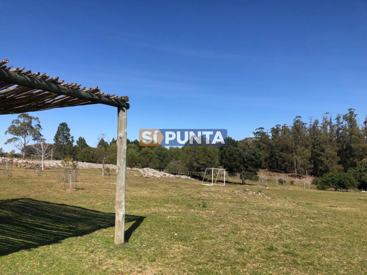 Chacra ID.9836 - MALDONADO EXCELENTE CHACRA DE 10 HAS CON CASA PRINCIPAL, DE SERVICIO Y DE HUESPEDES, PISCINA CLIMATIZADA