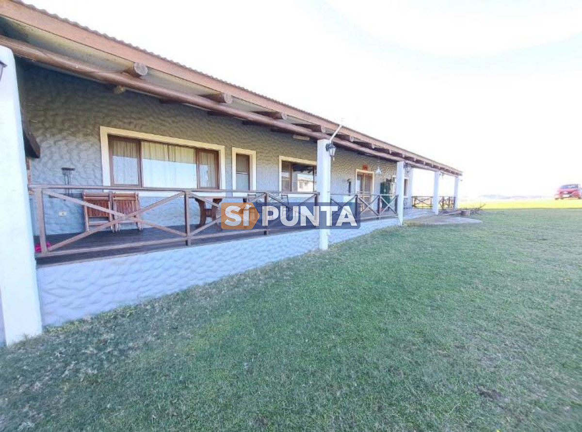 Chacra ID.9836 - MALDONADO EXCELENTE CHACRA DE 10 HAS CON CASA PRINCIPAL, DE SERVICIO Y DE HUESPEDES, PISCINA CLIMATIZADA