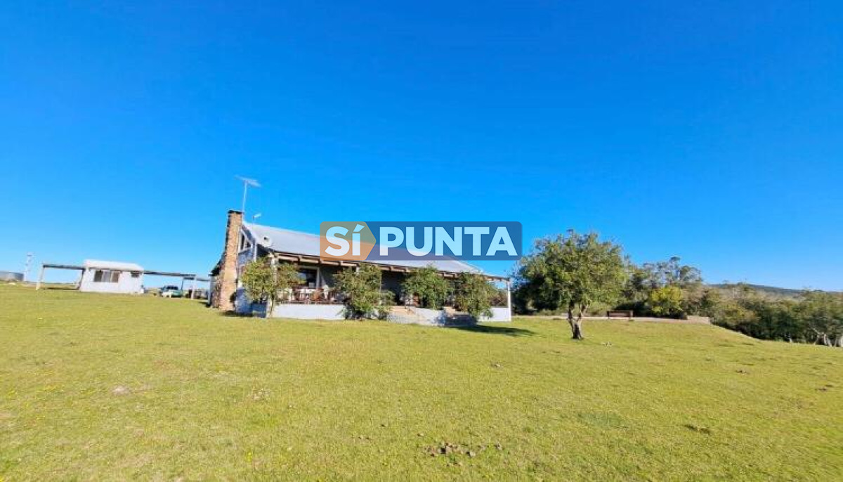 Chacra ID.9836 - MALDONADO EXCELENTE CHACRA DE 10 HAS CON CASA PRINCIPAL, DE SERVICIO Y DE HUESPEDES, PISCINA CLIMATIZADA