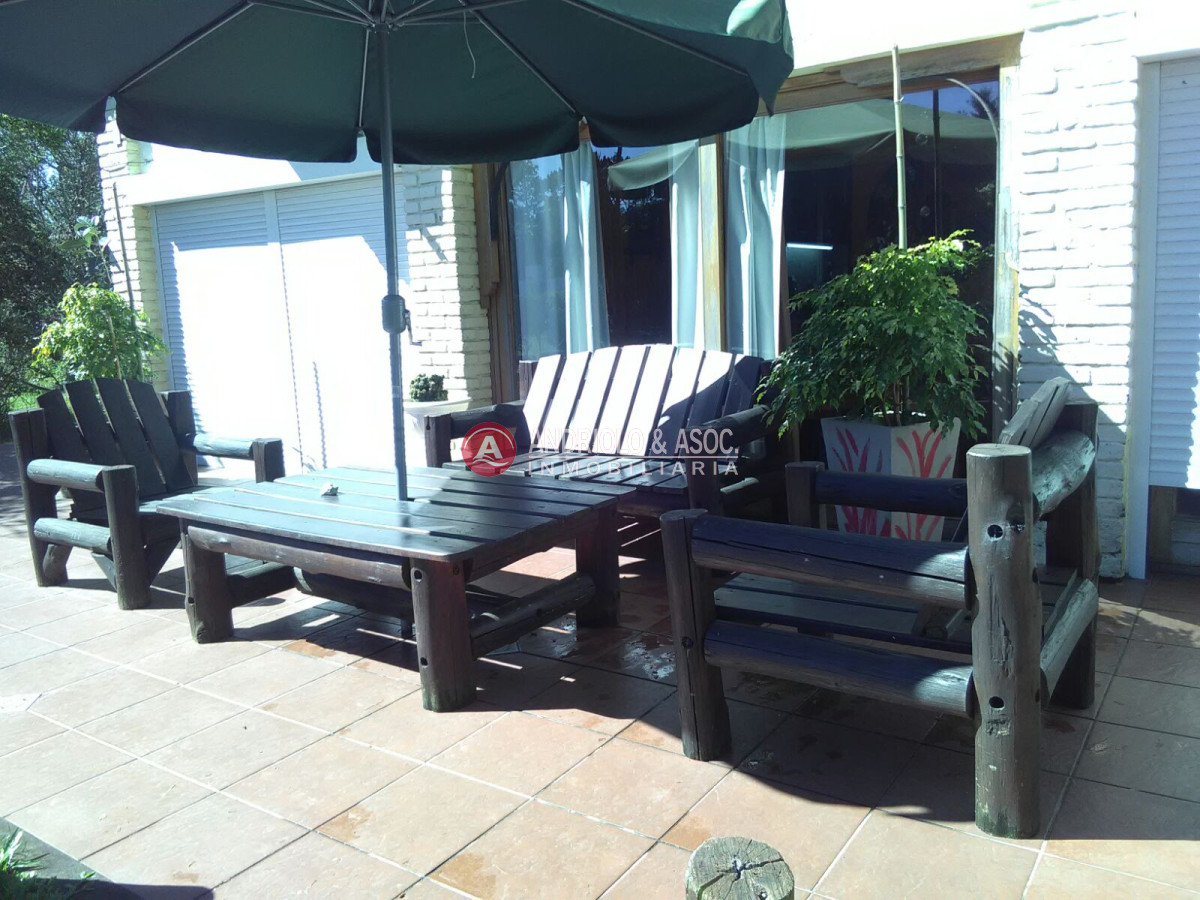 Casa ID.6890 - PUNTA DEL ESTE  CHALET 3 DORMITORIOS CON PISCINA ZONA MANSA