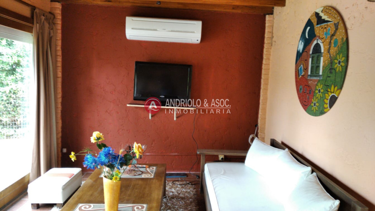Casa ID.6890 - PUNTA DEL ESTE  CHALET 3 DORMITORIOS CON PISCINA ZONA MANSA