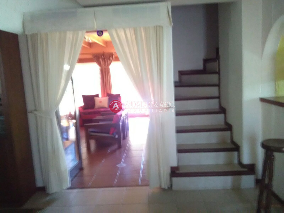 Casa ID.6890 - PUNTA DEL ESTE  CHALET 3 DORMITORIOS CON PISCINA ZONA MANSA
