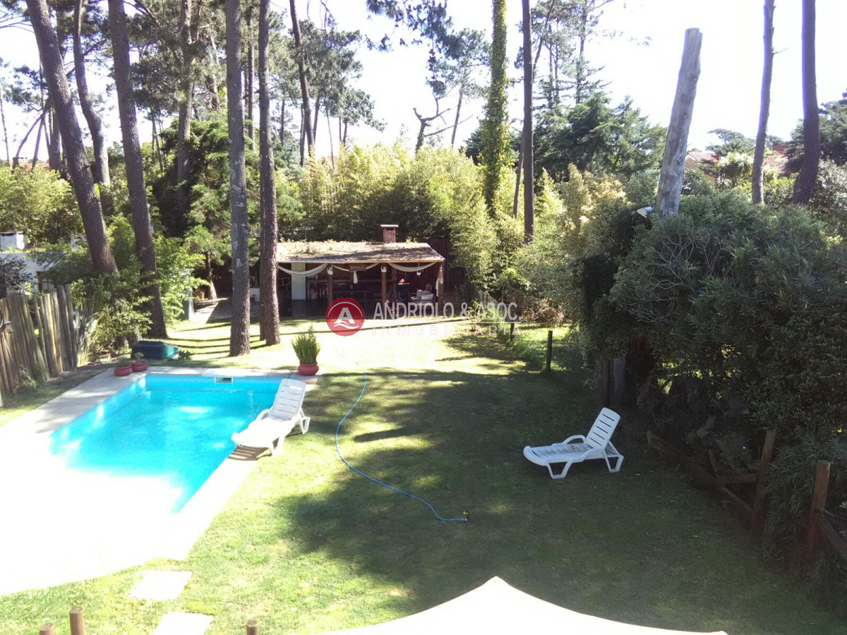 Casa ID.6890 - PUNTA DEL ESTE  CHALET 3 DORMITORIOS CON PISCINA ZONA MANSA