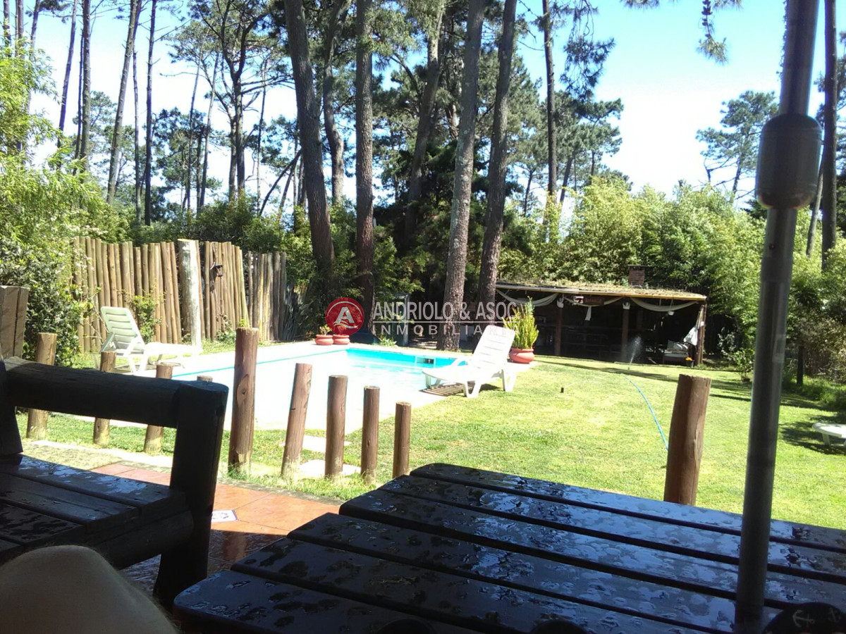 Casa ID.6890 - PUNTA DEL ESTE  CHALET 3 DORMITORIOS CON PISCINA ZONA MANSA