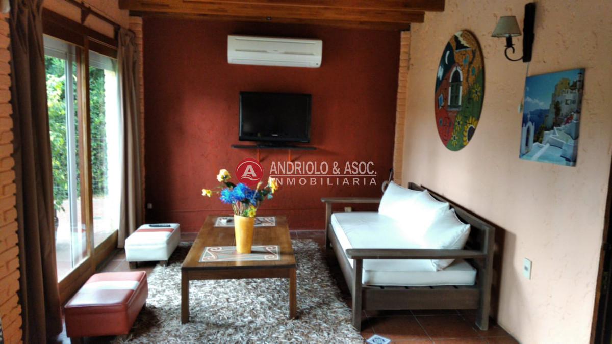Casa ID.6890 - PUNTA DEL ESTE  CHALET 3 DORMITORIOS CON PISCINA ZONA MANSA