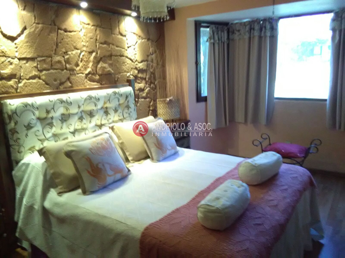 Casa ID.6890 - PUNTA DEL ESTE  CHALET 3 DORMITORIOS CON PISCINA ZONA MANSA