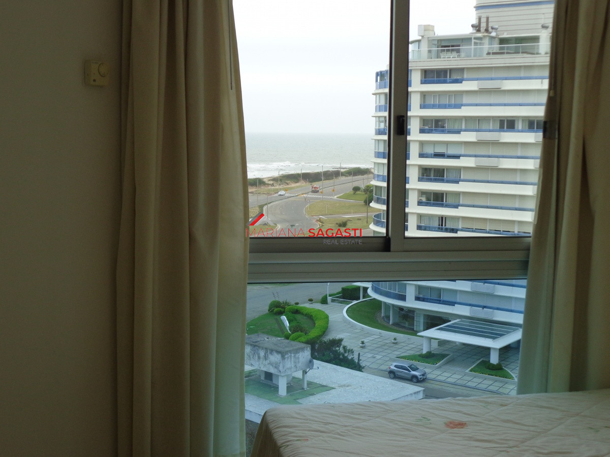 Apartamento ID.3605 - PUNTA DEL ESTE BRAVA 3 DORMITORIOS Y DEPENDENCIA 