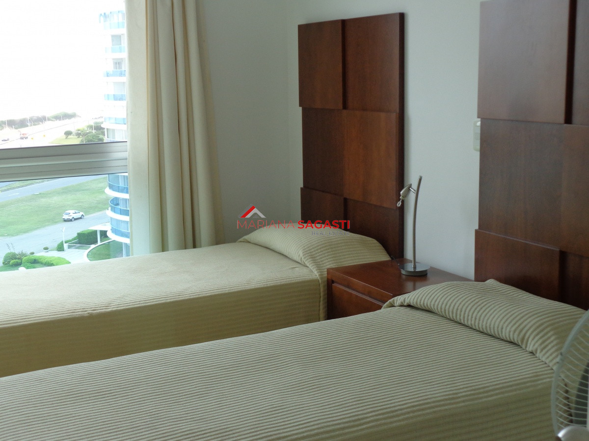 Apartamento ID.3605 - PUNTA DEL ESTE BRAVA 3 DORMITORIOS Y DEPENDENCIA 