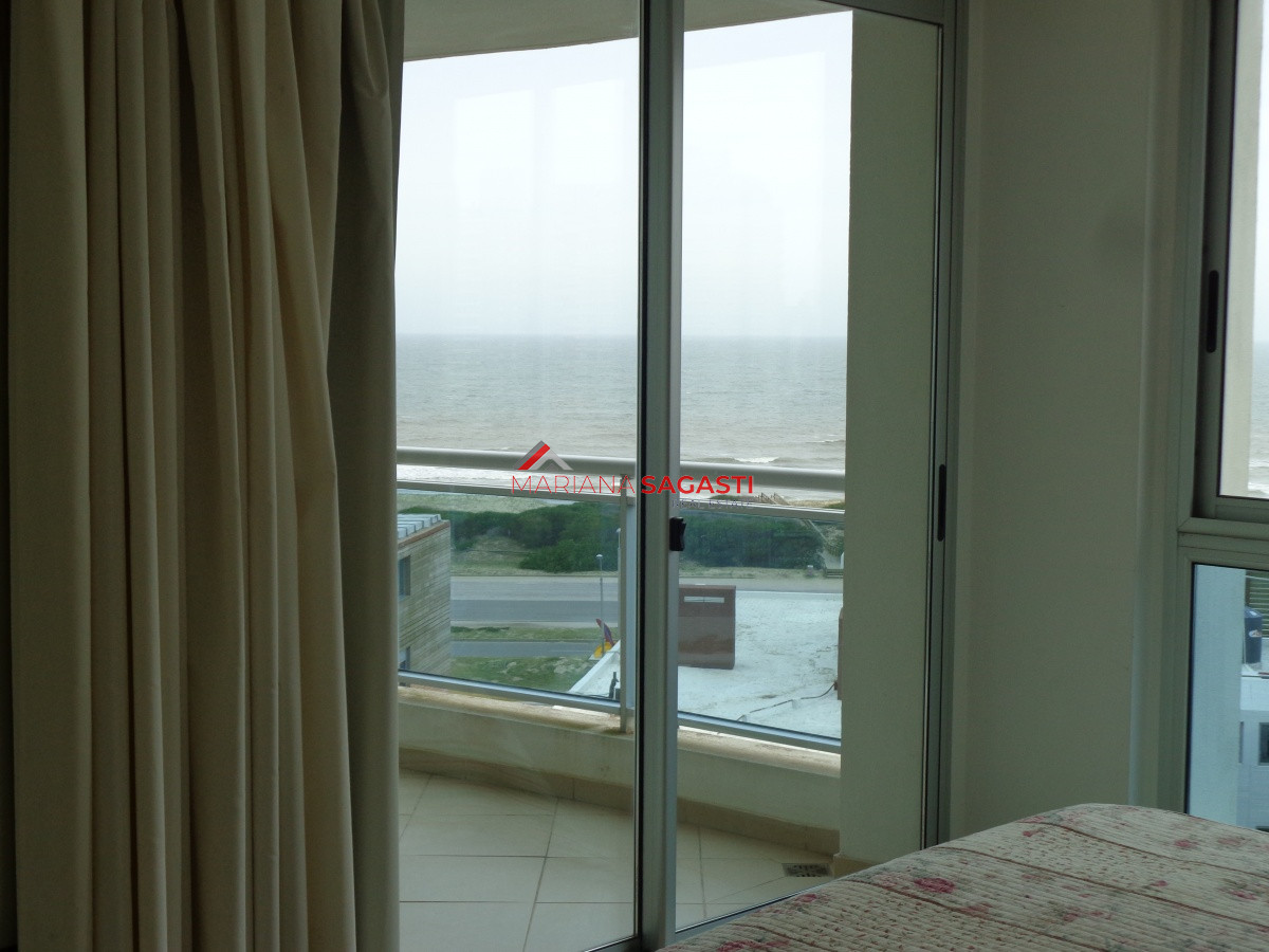 Apartamento ID.3605 - PUNTA DEL ESTE BRAVA 3 DORMITORIOS Y DEPENDENCIA 