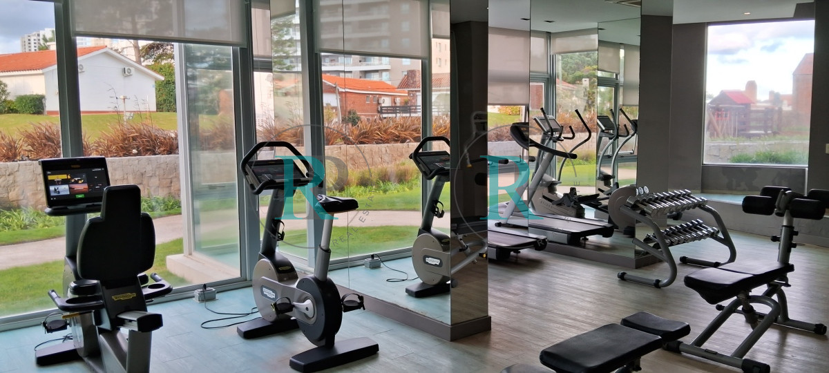 Apartamento ID.1850 - PUNTA DEL ESTE BRAVA APTO DE 2 DORMITORIOS EN SUITE BALCON GARAJE AMENITIES 