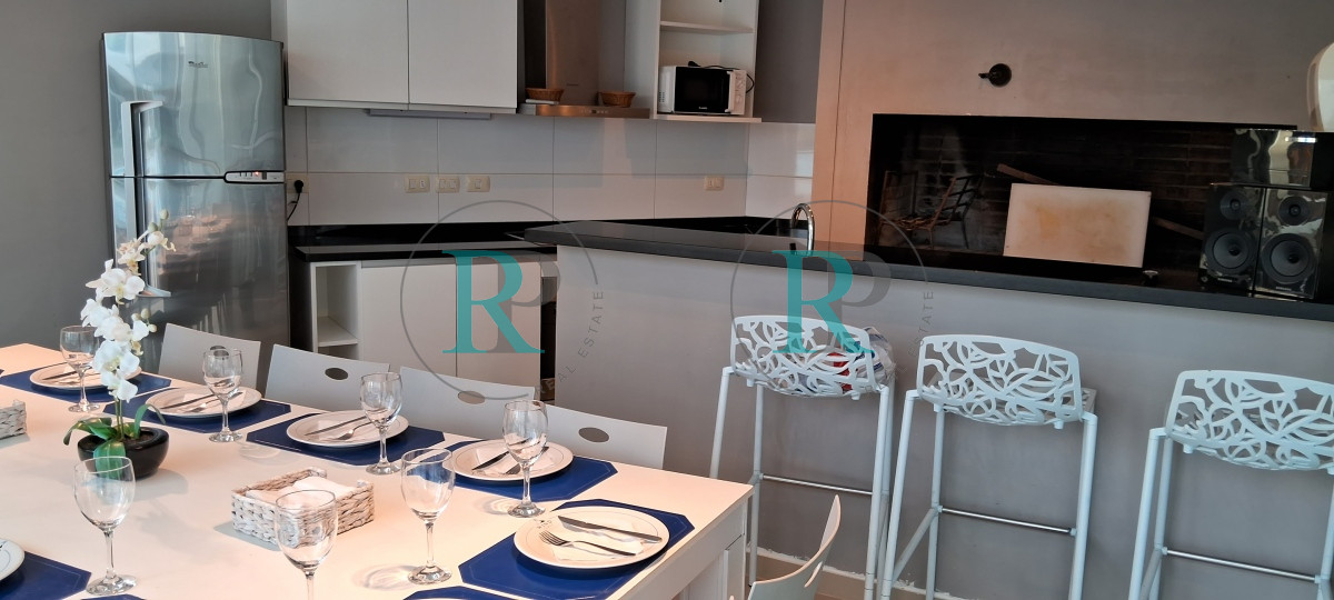 Apartamento ID.1850 - PUNTA DEL ESTE BRAVA APTO DE 2 DORMITORIOS EN SUITE BALCON GARAJE AMENITIES 