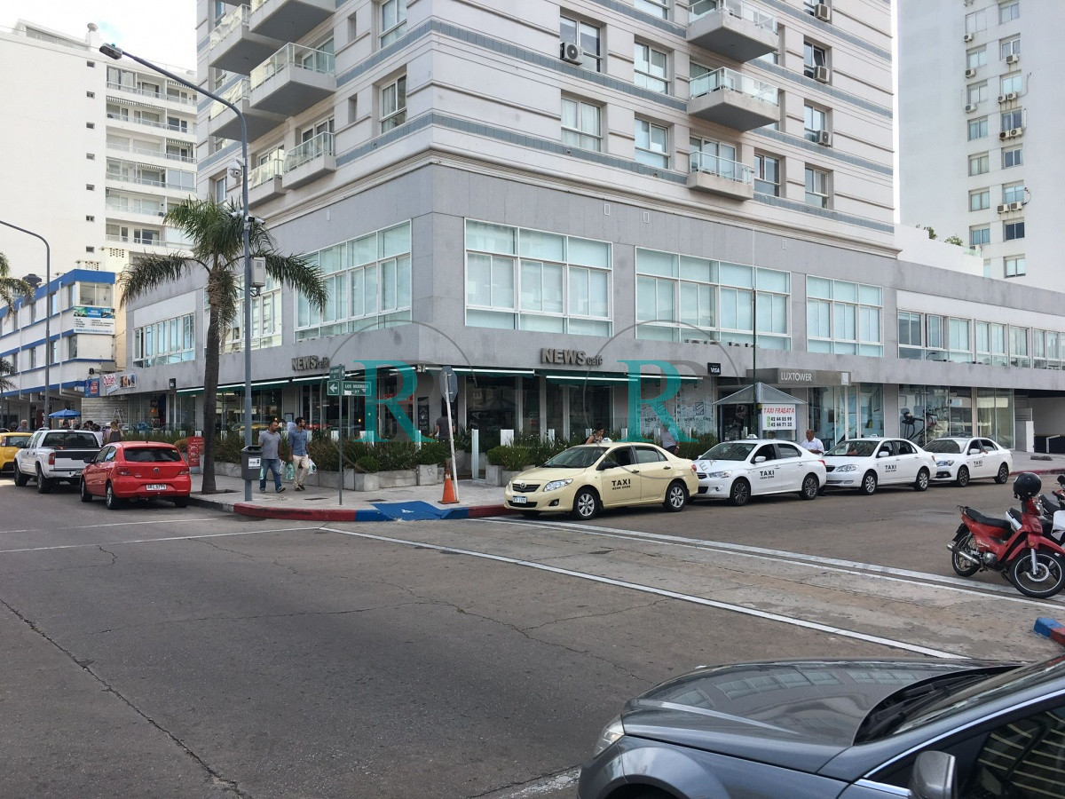 Apartamento ID.1831 - PUNTA DLE ESTE PENINSULA SOBRE GORLERO MONO AMBIENTE EDIFICIO CON SERVICIOS