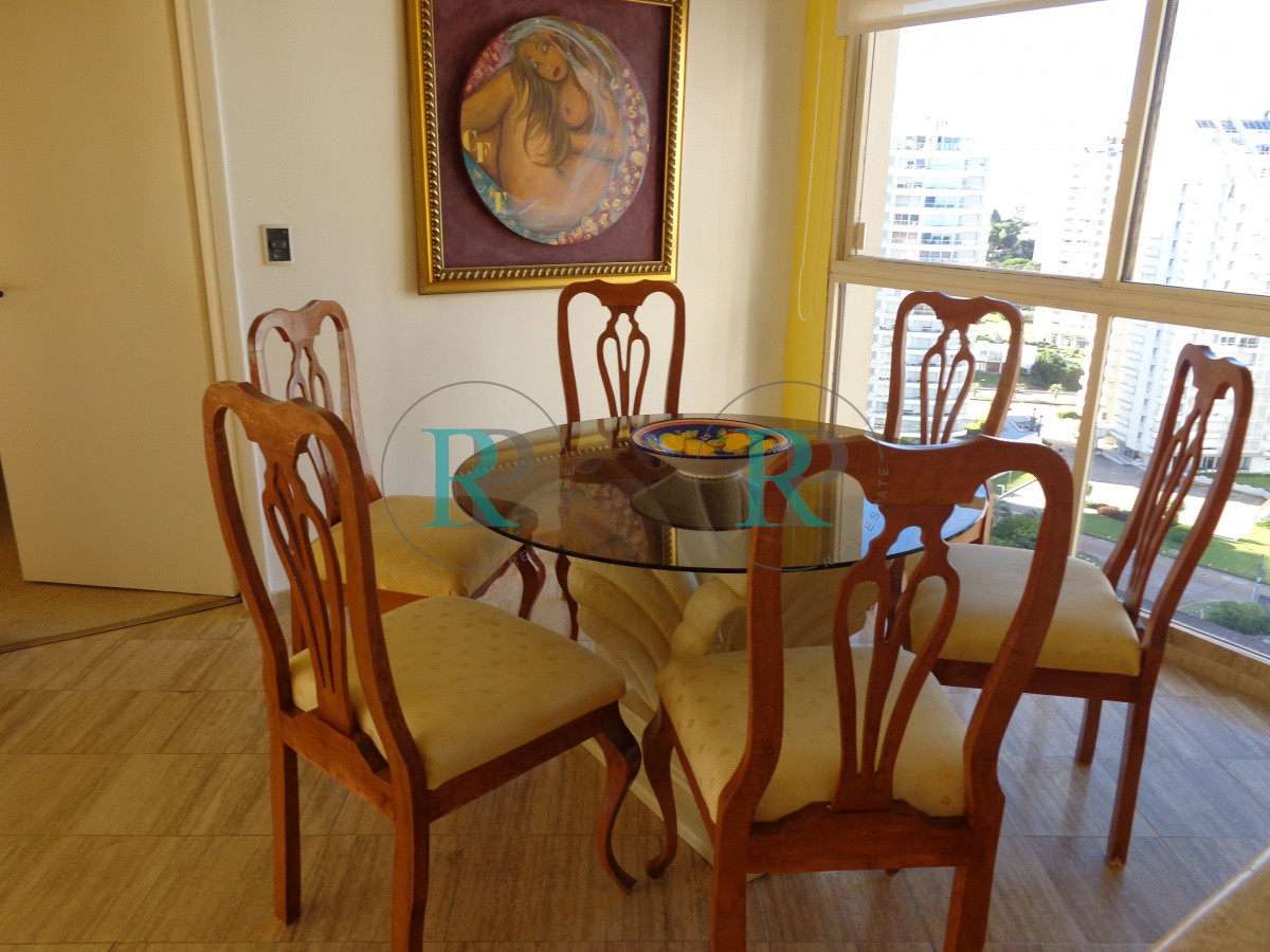 Apartamento ID.1932 - PUNTA DEL ESTE APARTAMENTO 2 DORMITORIOS EDIFICIO CON SERVICIOS