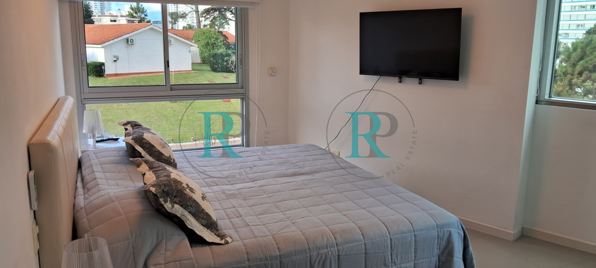 Apartamento ID.1850 - PUNTA DEL ESTE BRAVA APTO DE 2 DORMITORIOS EN SUITE BALCON GARAJE AMENITIES 