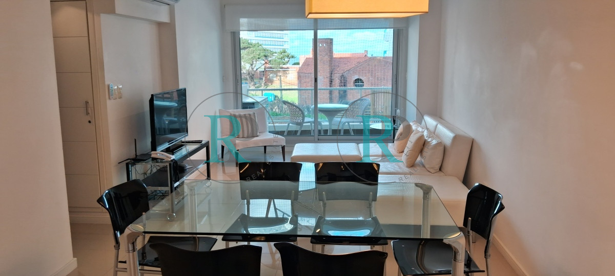 Apartamento ID.1850 - PUNTA DEL ESTE BRAVA APTO DE 2 DORMITORIOS EN SUITE BALCON GARAJE AMENITIES 