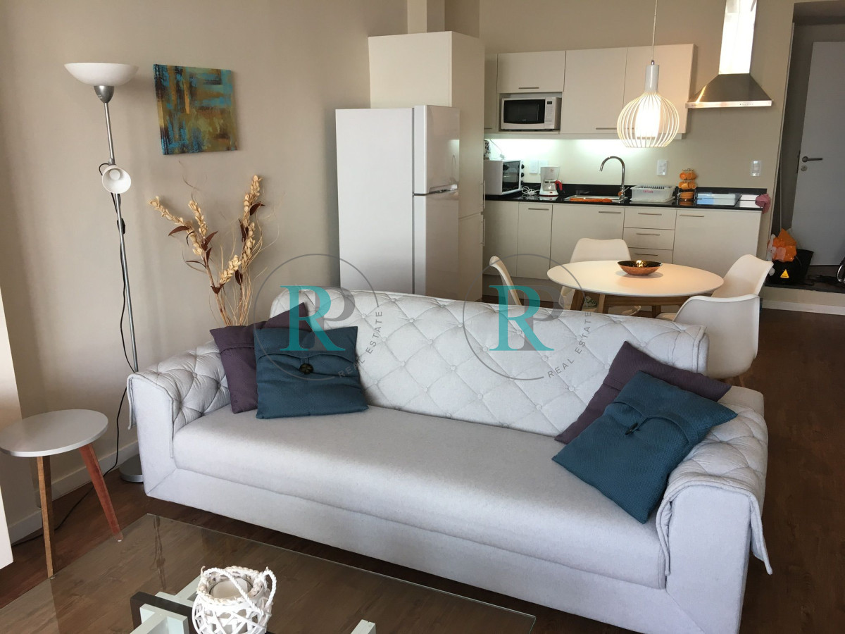 Apartamento ID.1831 - PUNTA DLE ESTE PENINSULA SOBRE GORLERO MONO AMBIENTE EDIFICIO CON SERVICIOS