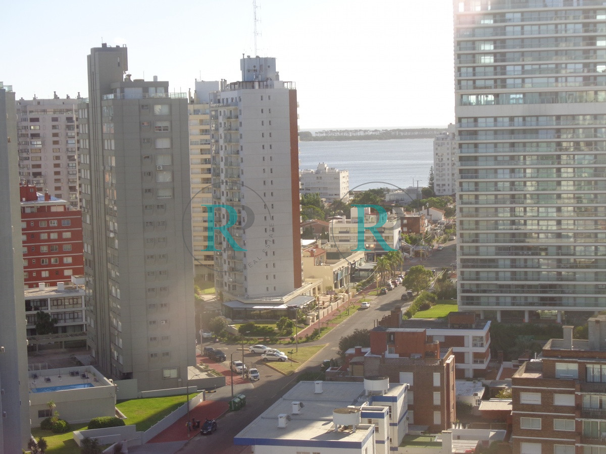 Apartamento ID.1932 - PUNTA DEL ESTE APARTAMENTO 2 DORMITORIOS EDIFICIO CON SERVICIOS