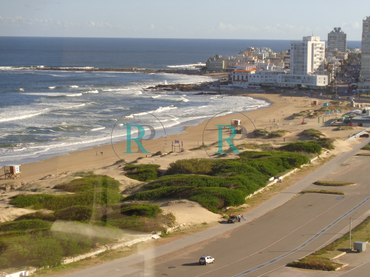 Apartamento ID.1932 - PUNTA DEL ESTE APARTAMENTO 2 DORMITORIOS EDIFICIO CON SERVICIOS