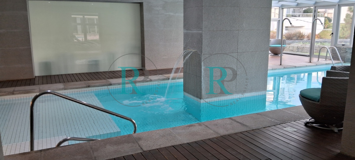 Apartamento ID.1850 - PUNTA DEL ESTE BRAVA APTO DE 2 DORMITORIOS EN SUITE BALCON GARAJE AMENITIES 
