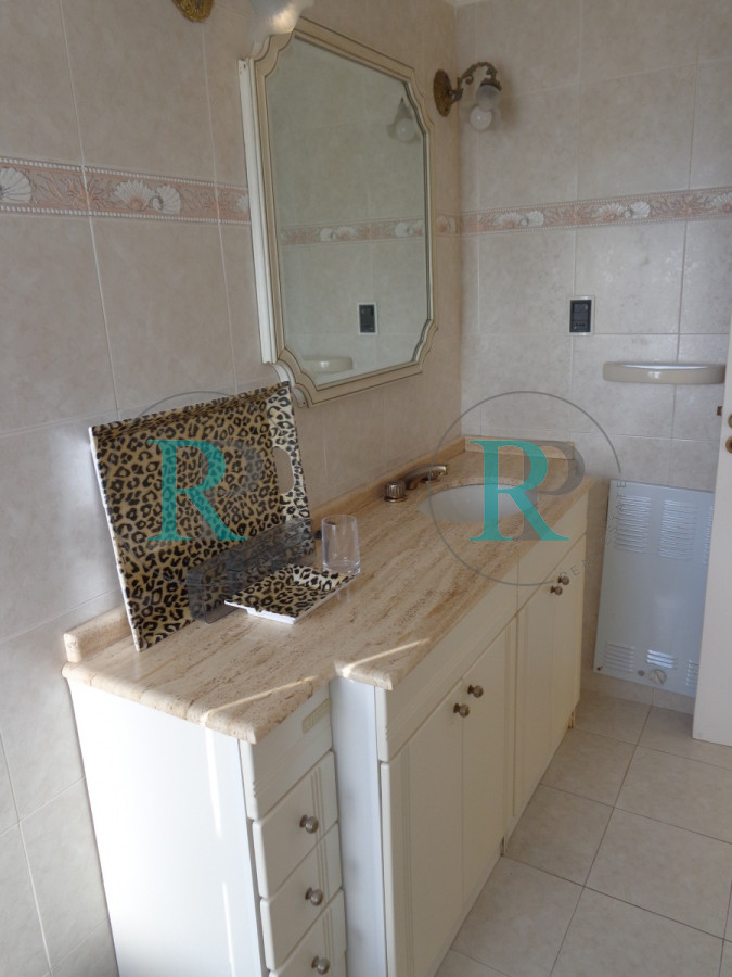 Apartamento ID.1932 - PUNTA DEL ESTE APARTAMENTO 2 DORMITORIOS EDIFICIO CON SERVICIOS