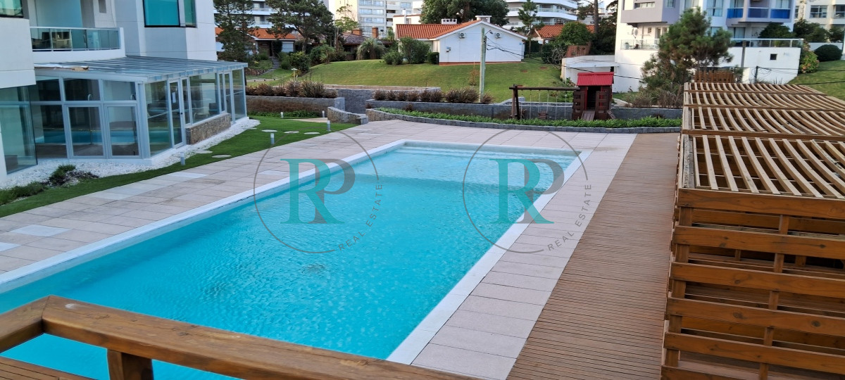 Apartamento ID.1850 - PUNTA DEL ESTE BRAVA APTO DE 2 DORMITORIOS EN SUITE BALCON GARAJE AMENITIES 