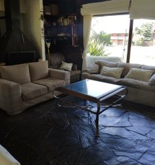 PUNTA DEL ESTE PINARES CASA DE 4 DORMITORIOS 2 BAÑOS PARRILLERO
