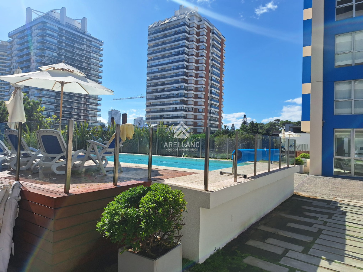 Apartamento ID.3559 - PUNTA DEL ESTE A METROS DE LA BRAVA 2 DORMITORIOS 2 BAÑOS GARAGE