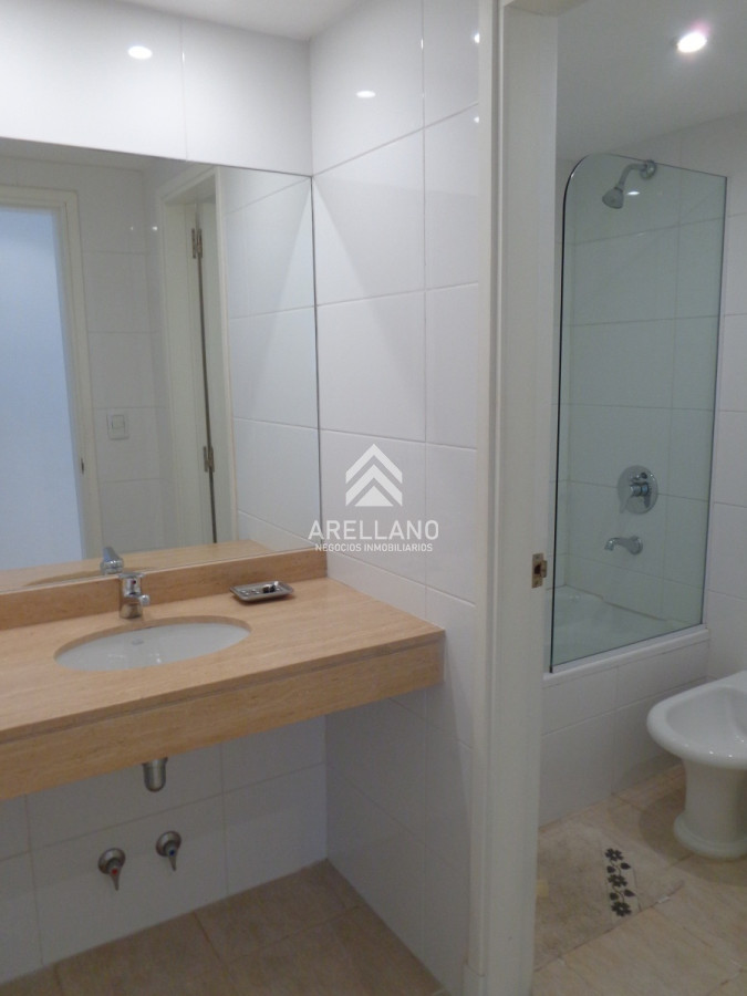 Apartamento ID.1440 - Venta apartamento 3 dormitorios y dependencia 