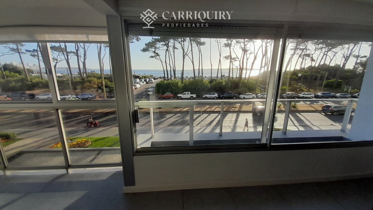 Apartamento ID.5944 - PUNTA DEL ESTE MANSA PARADA 7 EXCELENTE PROPIEDAD !!! 
