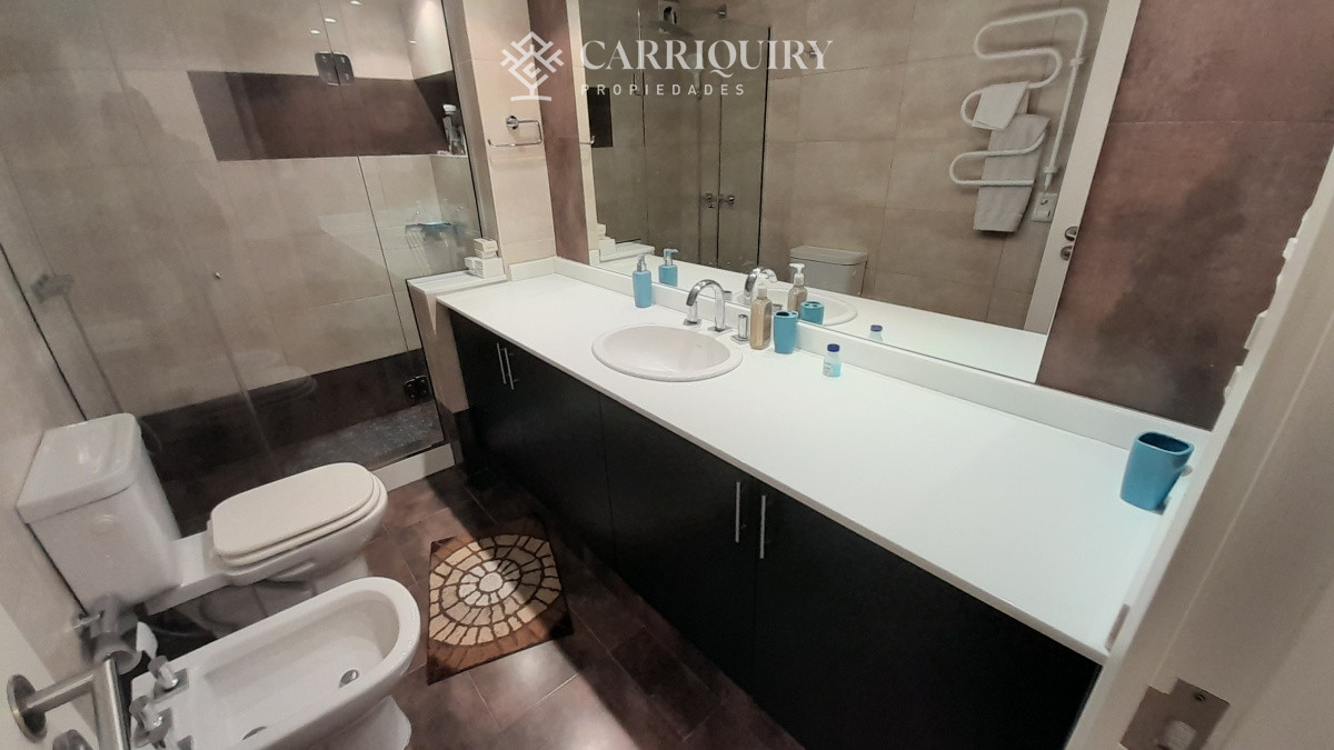 Apartamento ID.5944 - PUNTA DEL ESTE MANSA PARADA 7 EXCELENTE PROPIEDAD !!! 