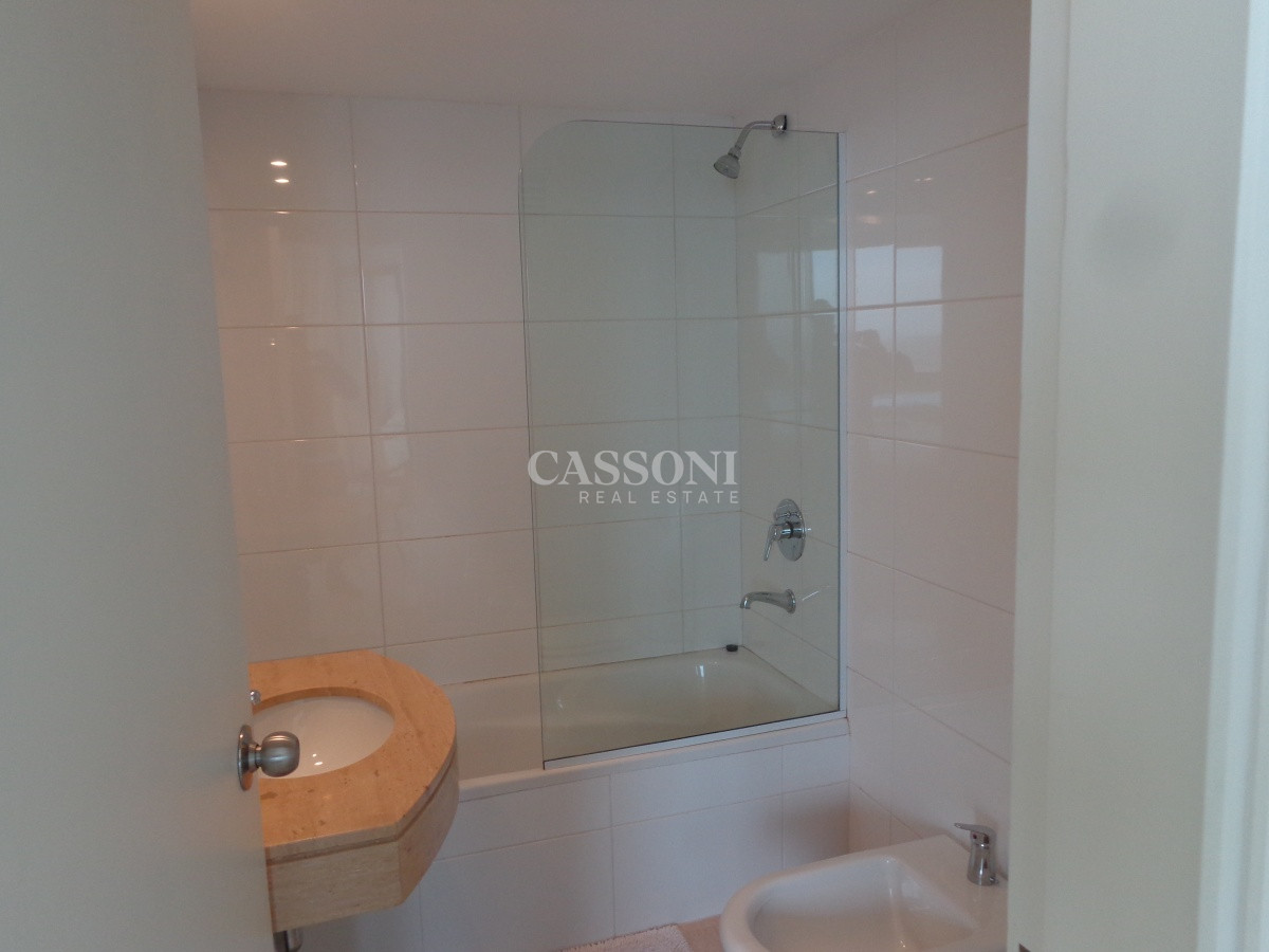 Apartamento ID.863 - PUNTA DEL ESTE BRAVA 3 DORMITORIOS Y DEPENDENCIA 