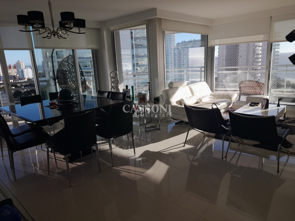 Apartamento ID.1388 - PUNTA DEL ESTE MANSA 3 DORMITORIOS Y DEPENDENCIA EXCELENTE VISTA AL MAR!!! 