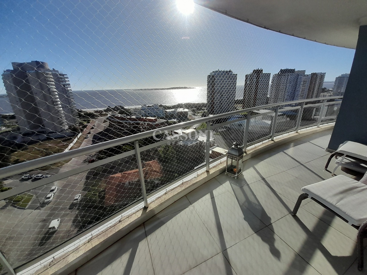 Apartamento ID.1388 - PUNTA DEL ESTE MANSA 3 DORMITORIOS Y DEPENDENCIA EXCELENTE VISTA AL MAR!!! 