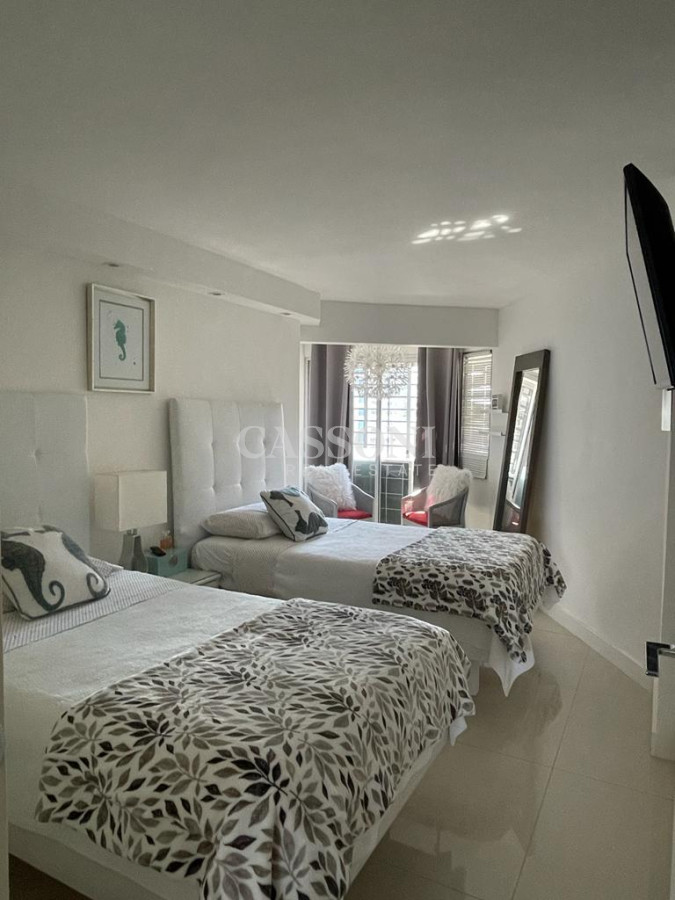 Apartamento ID.548 - PUNTA DEL ESTE BRAVA PRIMERA LINEA 3 DORMITORIOS SERVICIOS 